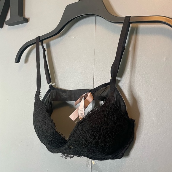 Victoria’s Secret Black Lace push up Bra size 34A lace trim - Picture 1 of 5